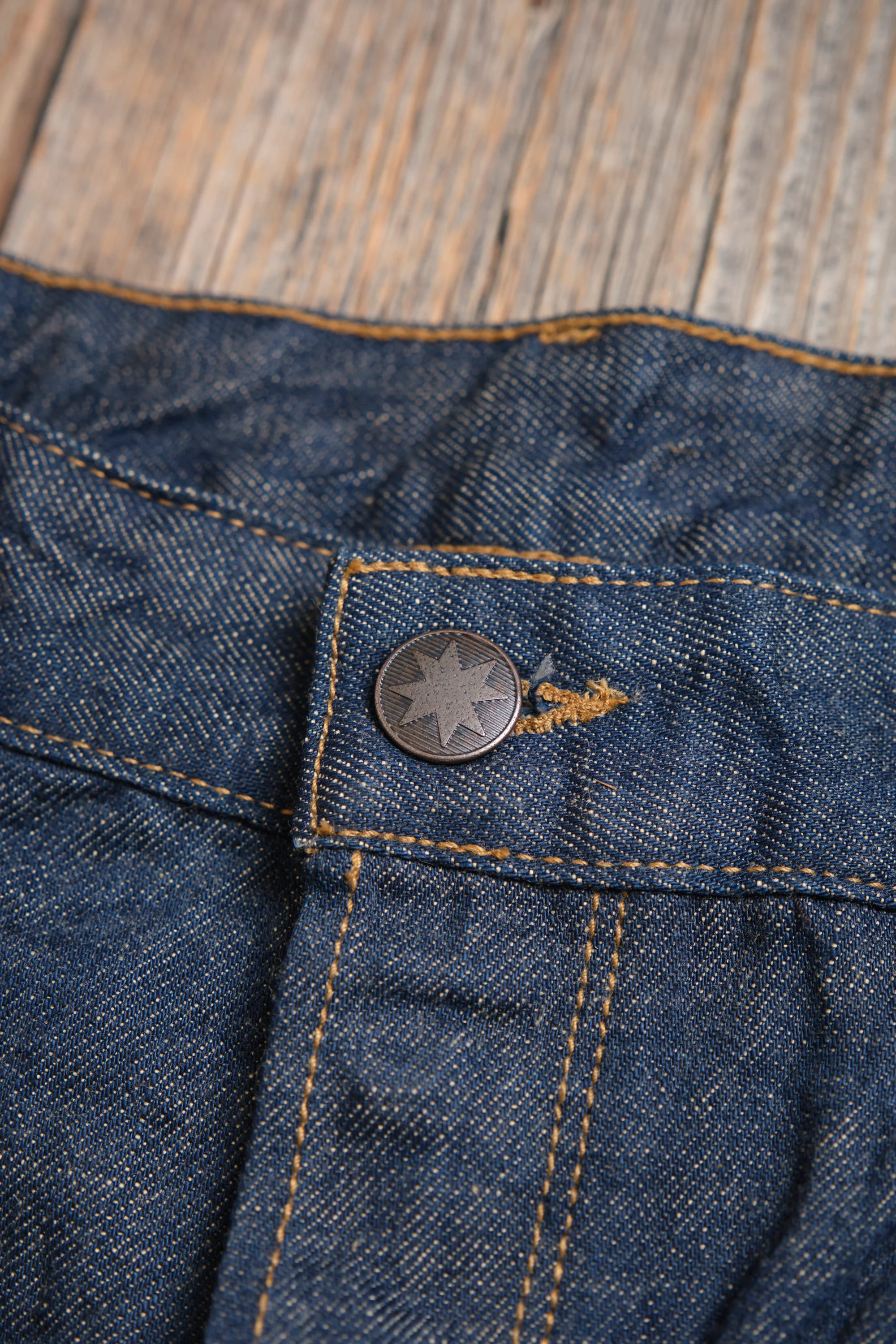 Belford Straight 13 Ounce Natural Rinsed Denim - Image 9