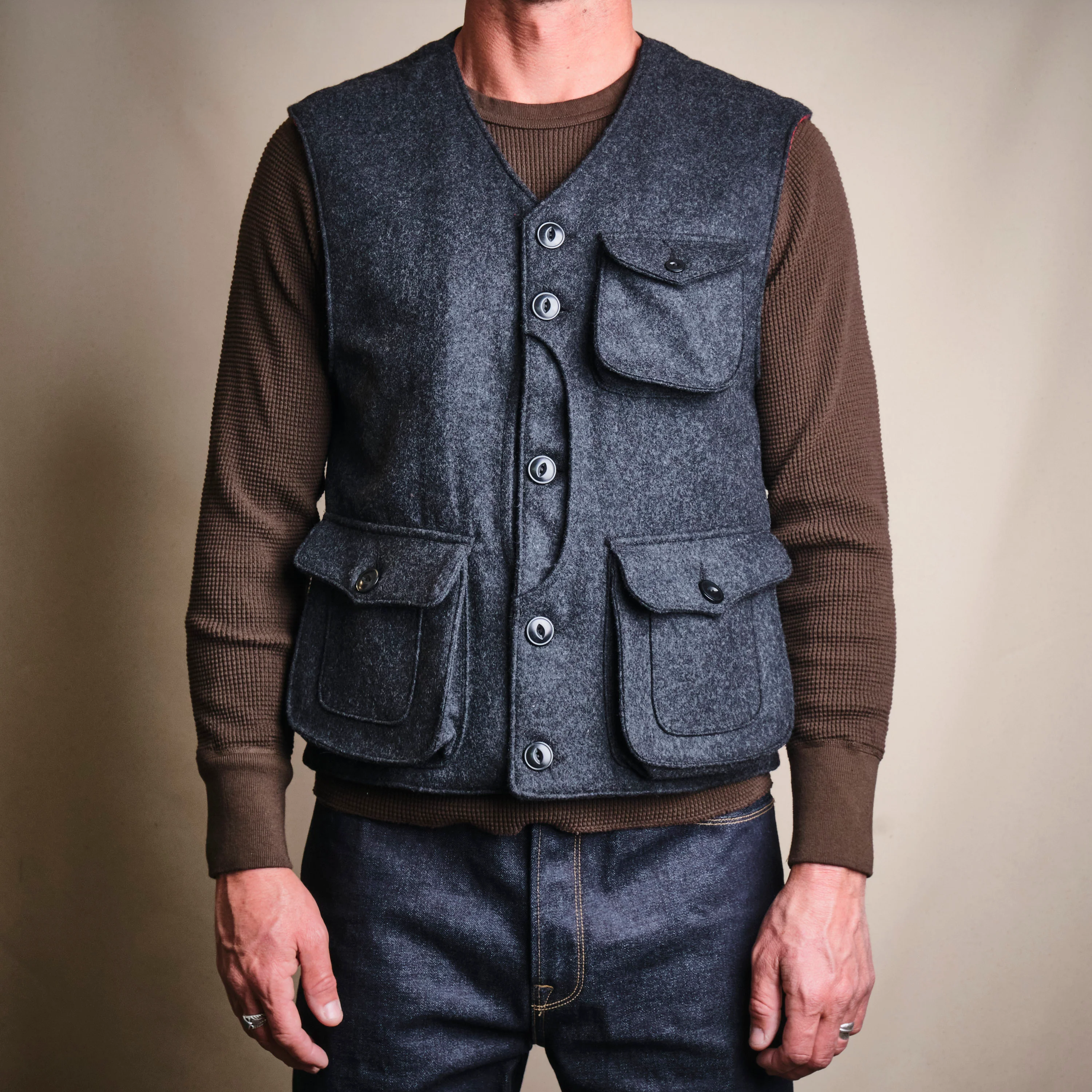 Keynot Black Wool Hunting Vest - Image 2